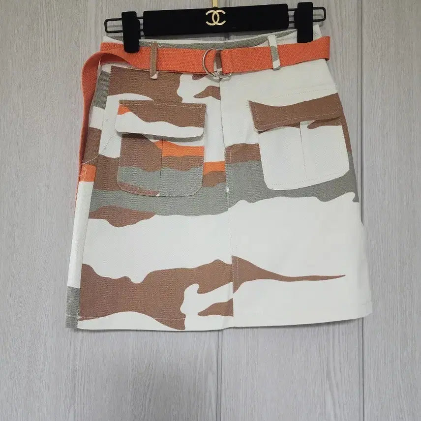 [BUNJANG] Camo Pattern Mini Skirt with Orange Belt / 카모 패턴 미니스커트 (오렌지 벨트 포함)