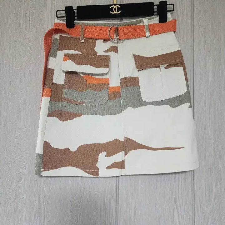 [BUNJANG] Camo Pattern Mini Skirt with Orange Belt / 카모 패턴 미니스커트 (오렌지 벨트 포함)
