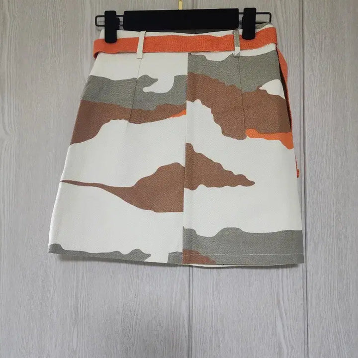 [BUNJANG] Camo Pattern Mini Skirt with Orange Belt / 카모 패턴 미니스커트 (오렌지 벨트 포함)