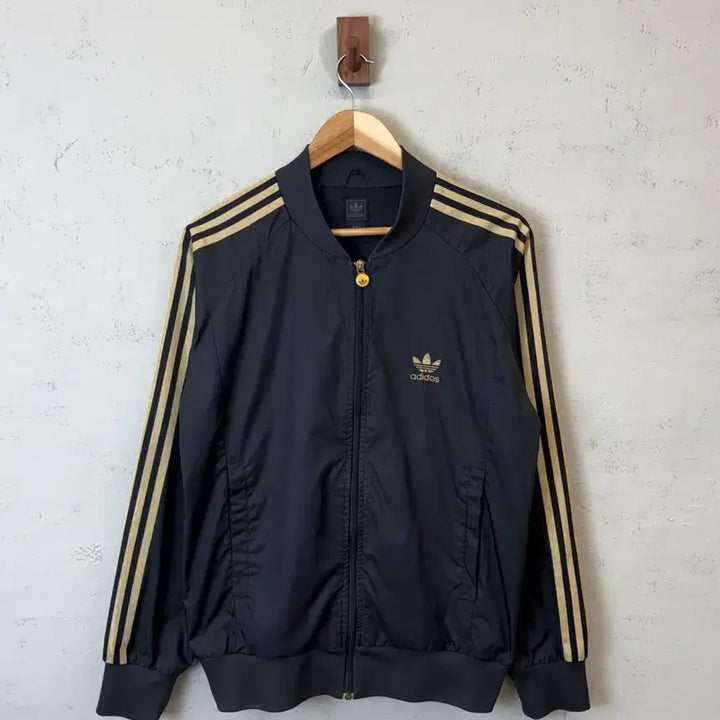 [BUNJANG] Adidas 00s Vintage Black Gold Trefoil Logo Track Jacket / [L] 아디다스 00s 빈티지 검금 트레포일 로고 트랙 자켓
