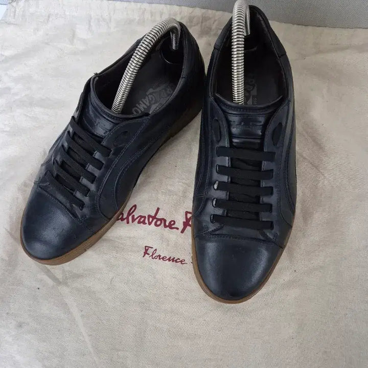 [BUNJANG] Ferragamo Sneakers (Size 255) / 페라가모 스니커즈255사이즈