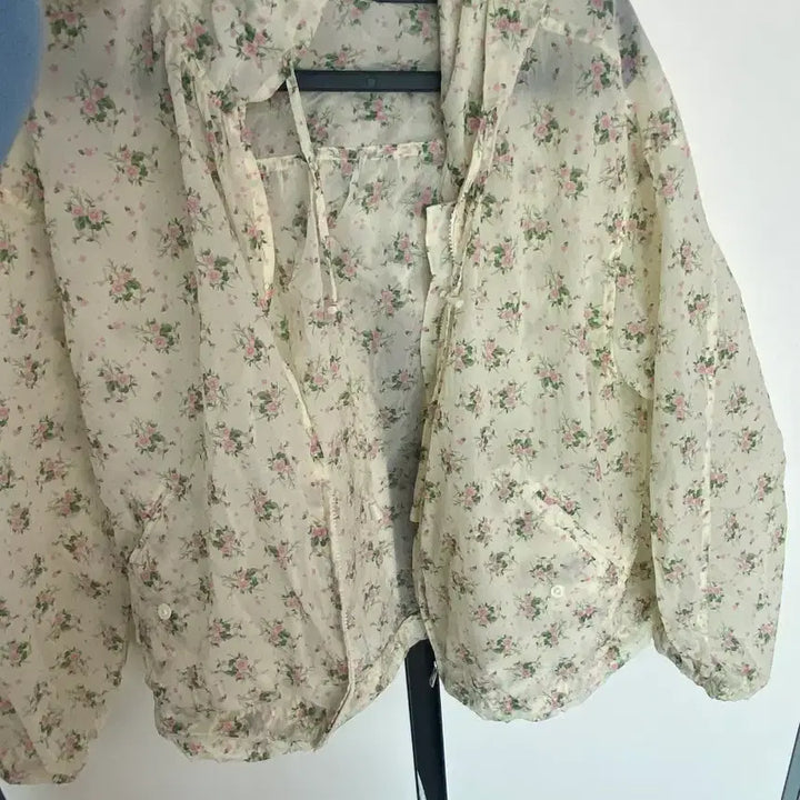 [SOLD OUT] 써스데이아일랜드 바람막이