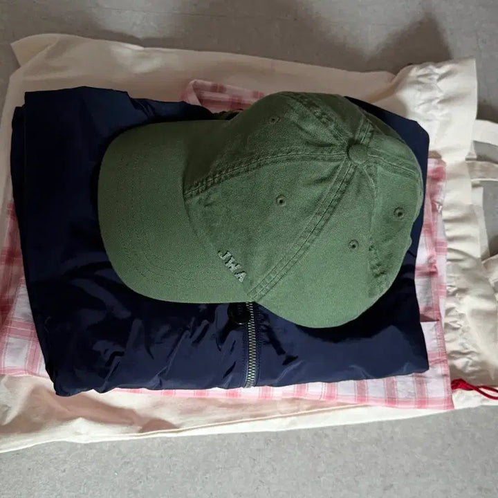[BUNJANG] Uniqlo JW Anderson UV Protection Ball Cap - Khaki / 유니클로 JW앤더슨 UV PROTECTIONZ 볼캡 - 카키