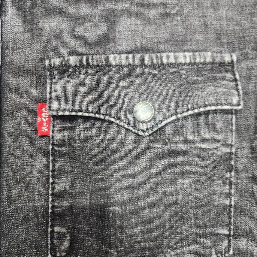 [SOLD OUT] 리바이스 워싱 블랙 데님 셔츠 M (55까지)