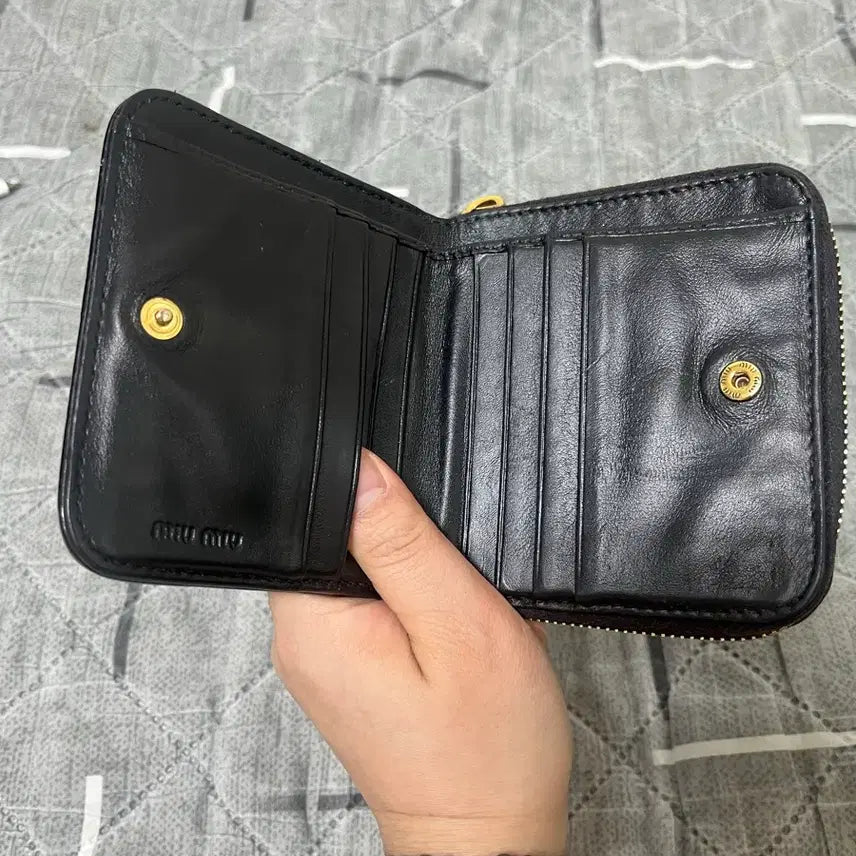 [SOLD OUT] 미우미우 지갑