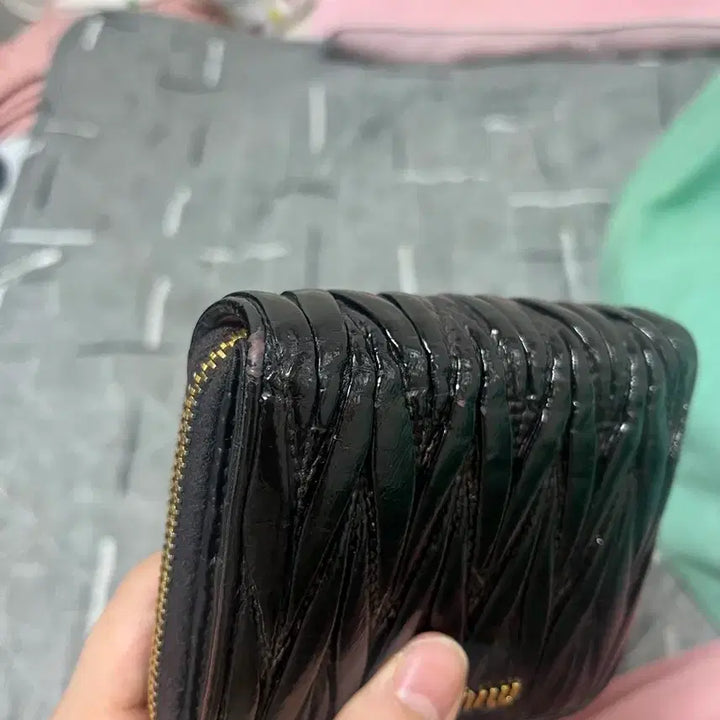 [SOLD OUT] 미우미우 지갑