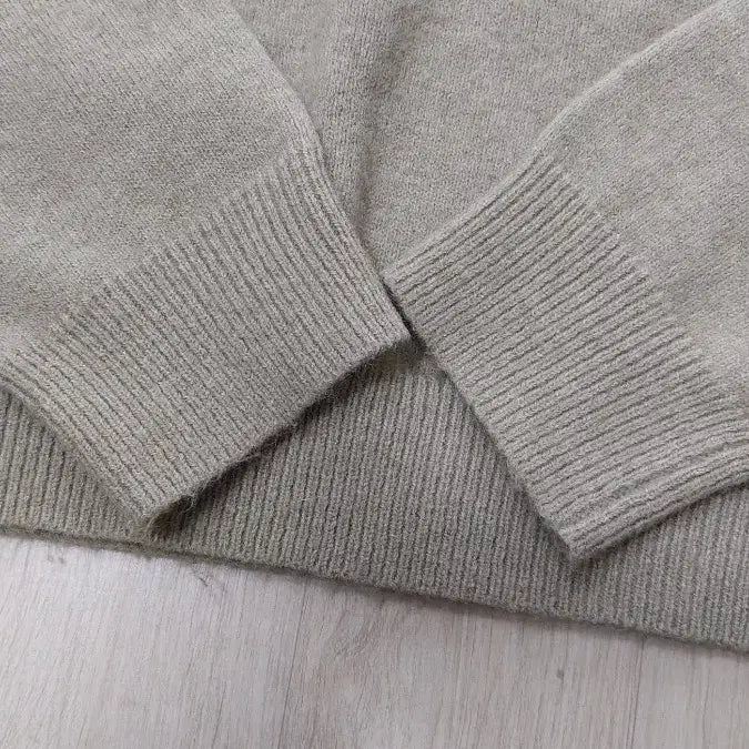 [BUNJANG] Loose Fit V-Neck Knit Sweater / V넥 루즈핏 니트
