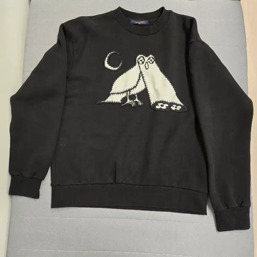 [BUNJANG] Louis Vuitton Comics Owl Patch Crewneck Fleece XL / 루이비통 코믹스 아울 패치 크루넥 기모 XL