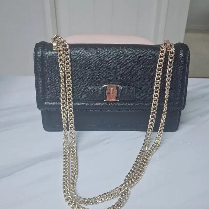 [BUNJANG] Ferragamo Black Chain Shoulder Bag / 페라가모 블랙 체인 숄더백