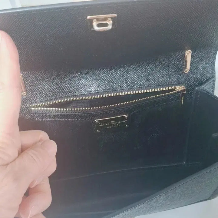 [BUNJANG] Ferragamo Black Chain Shoulder Bag / 페라가모 블랙 체인 숄더백