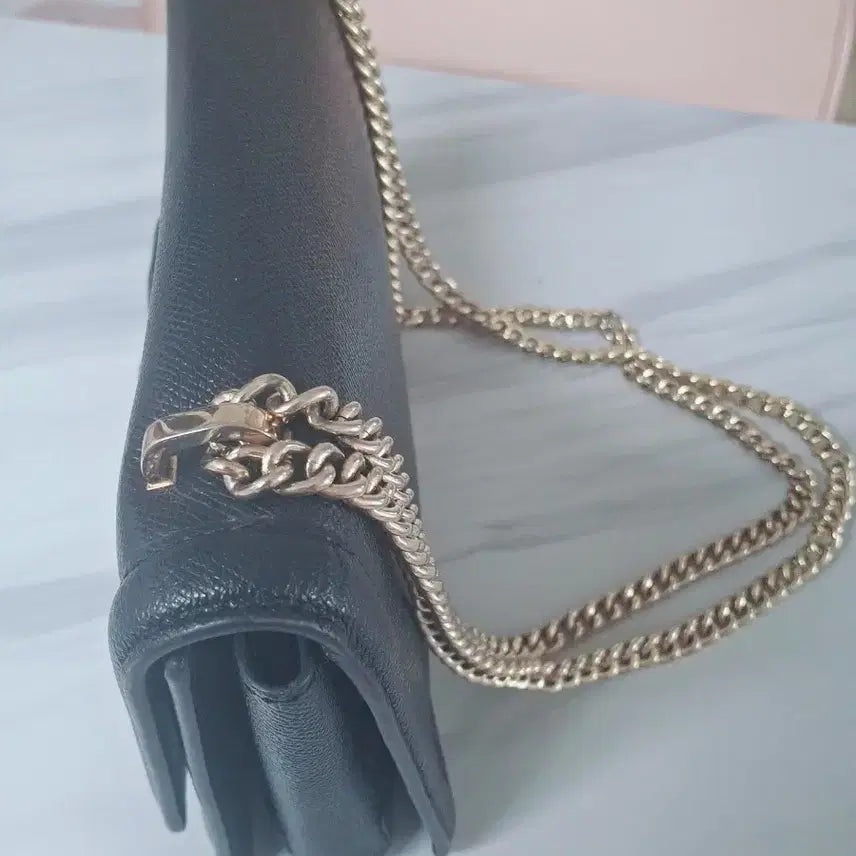 [BUNJANG] Ferragamo Black Chain Shoulder Bag / 페라가모 블랙 체인 숄더백
