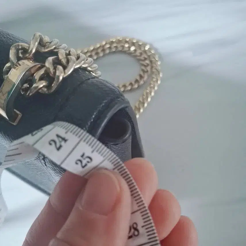 [BUNJANG] Ferragamo Black Chain Shoulder Bag / 페라가모 블랙 체인 숄더백