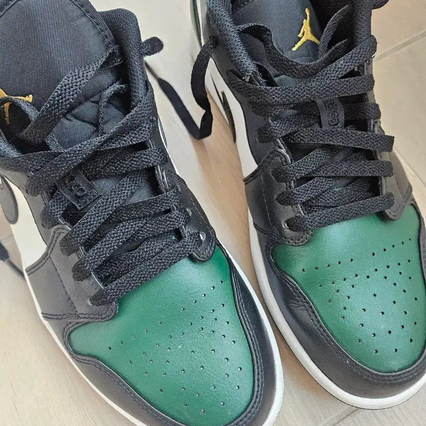 [BUNJANG] Nike Jordan 1 Low Green Toe Sneakers / 조던1 로우 그린토