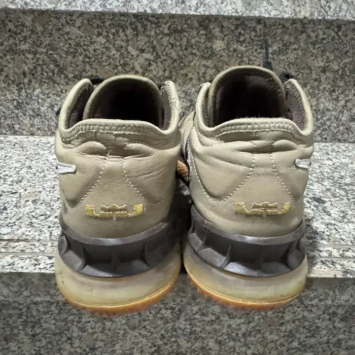 [BUNJANG] Nike LeBron 18 Atmos 275 React LA Lakers NBA Sneakers / 나이키 르브론 18 아트모스 275 리액트 LA 레이커스 NBA