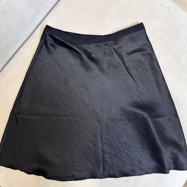 [BUNJANG] Urbanic Urbanic30 Satin Midi Skirt Black / 얼바닉 urbanic30 실비 새틴 스커트 블랙