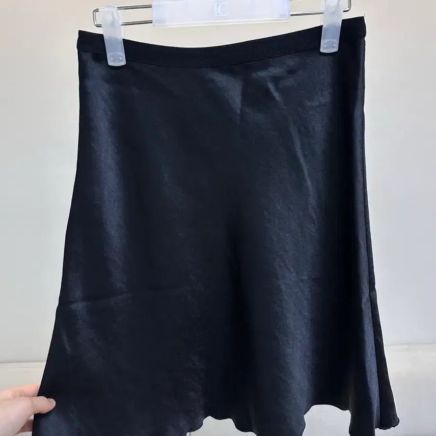 [BUNJANG] Urbanic Urbanic30 Satin Midi Skirt Black / 얼바닉 urbanic30 실비 새틴 스커트 블랙