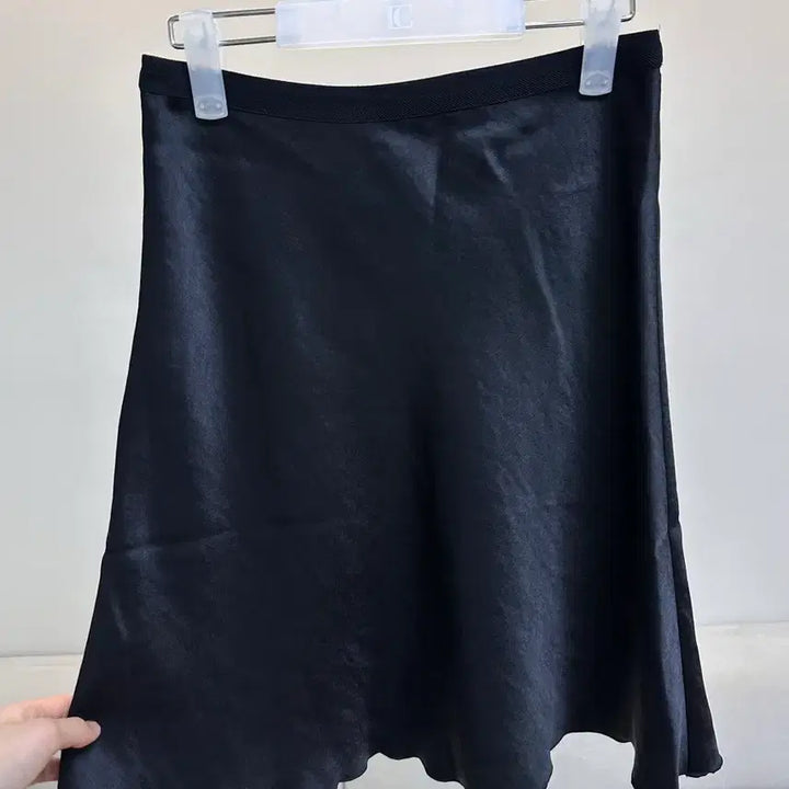 [BUNJANG] Urbanic Urbanic30 Satin Midi Skirt Black / 얼바닉 urbanic30 실비 새틴 스커트 블랙