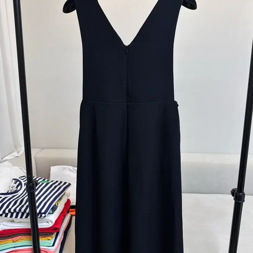 [BUNJANG] Black Deep V-Neck Long Dress / 블랙 딥브이넥 원피스