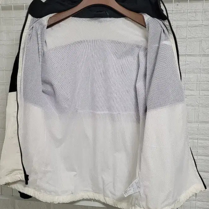 [BUNJANG] Nike Big Swoosh Windbreaker Jacket / [M-100]NIKE나이키 검흰 범고래 빅스우시로고 후드일체형바람막이
