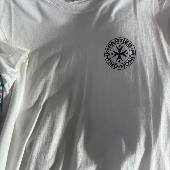 [BUNJANG] Punchdrunk Partys Circle Logo Narrow Tee / 펀치드렁크파티즈 반팔 티셔츠 1