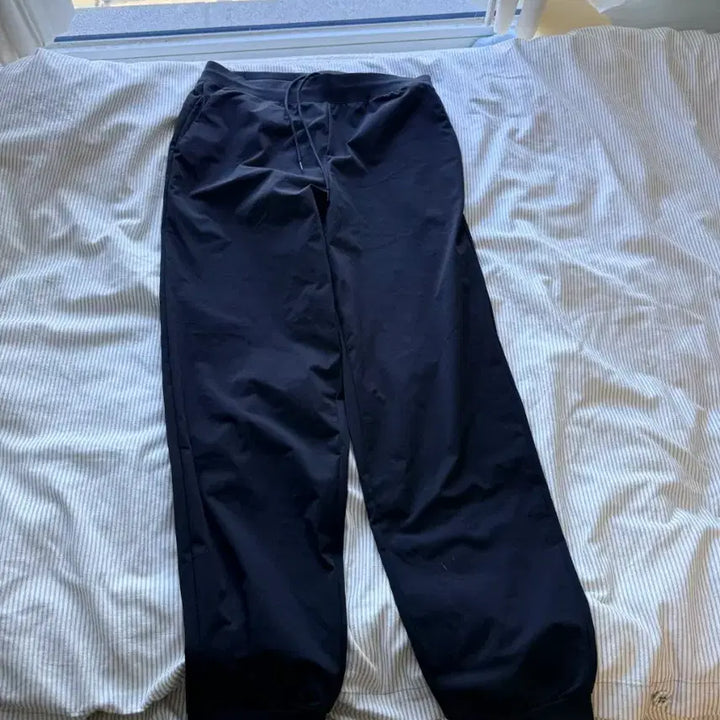 [BUNJANG] Uniqlo AIRism Ultra Stretch Active Jogger Pants Black M / 유니클로 AIRism 울트라 스트레치 액티브 조거팬츠