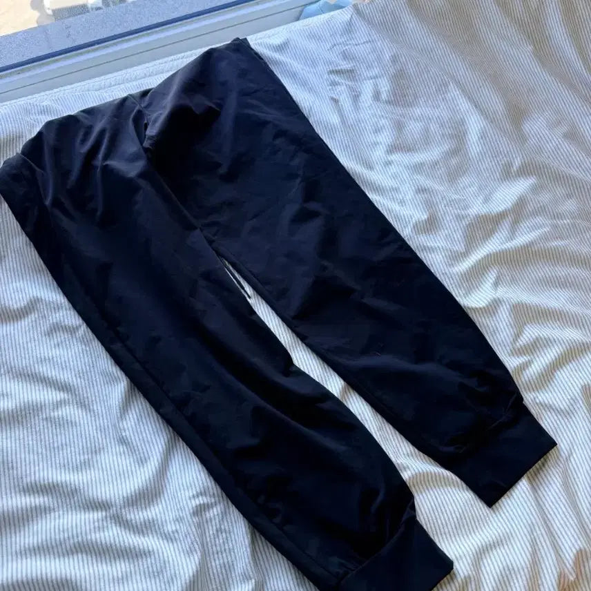 [BUNJANG] Uniqlo AIRism Ultra Stretch Active Jogger Pants Black M / 유니클로 AIRism 울트라 스트레치 액티브 조거팬츠