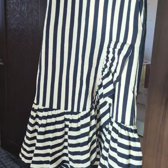 [BUNJANG] Lucky Chouette Navy Striped Long Skirt / 럭키슈에트스커트