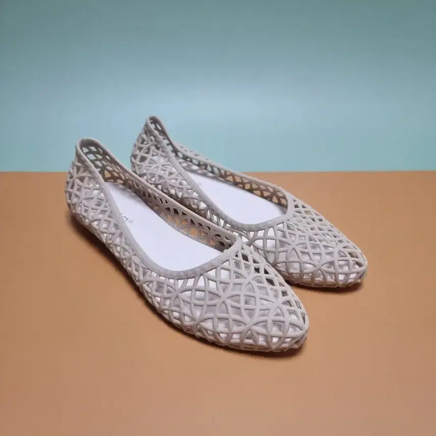 [BUNJANG] Generic Beige Jelly Flat Shoes for Women / 펀칭 플랫 230 젤리슈즈 베이지 여성