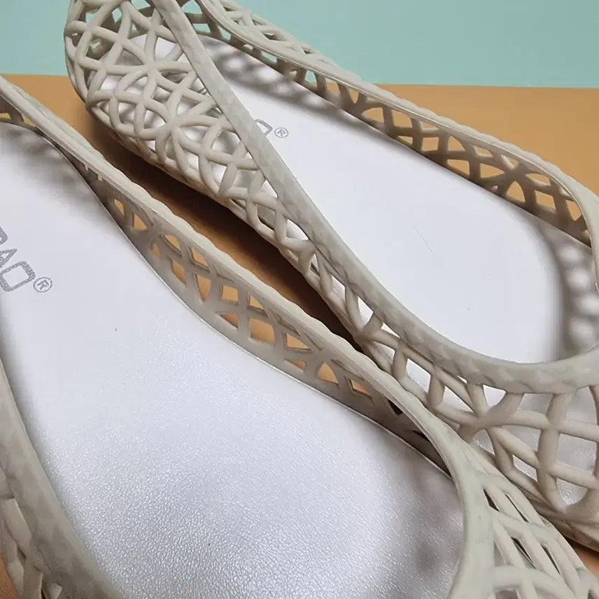 [BUNJANG] Generic Beige Jelly Flat Shoes for Women / 펀칭 플랫 230 젤리슈즈 베이지 여성