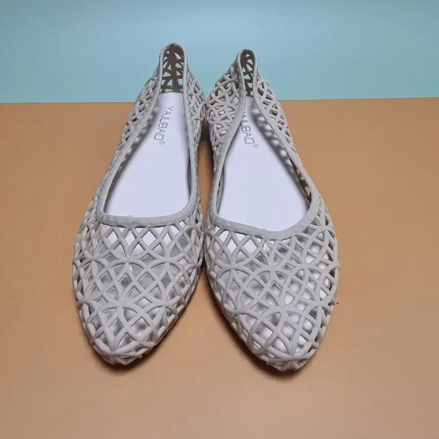 [BUNJANG] Generic Beige Jelly Flat Shoes for Women / 펀칭 플랫 230 젤리슈즈 베이지 여성