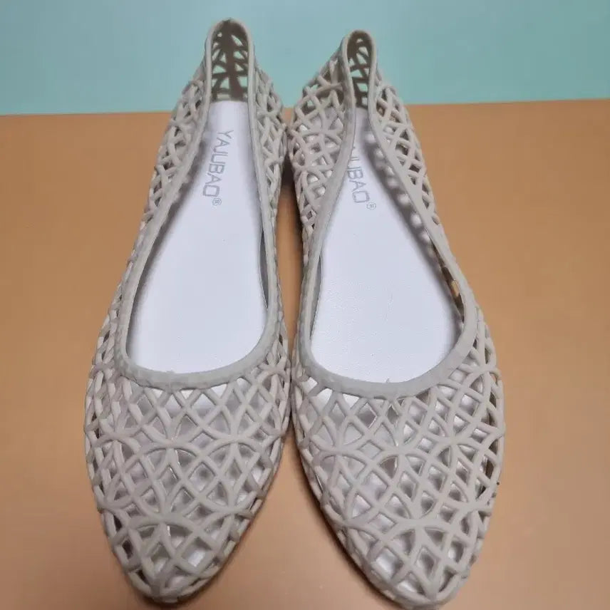[BUNJANG] Generic Beige Jelly Flat Shoes for Women / 펀칭 플랫 230 젤리슈즈 베이지 여성