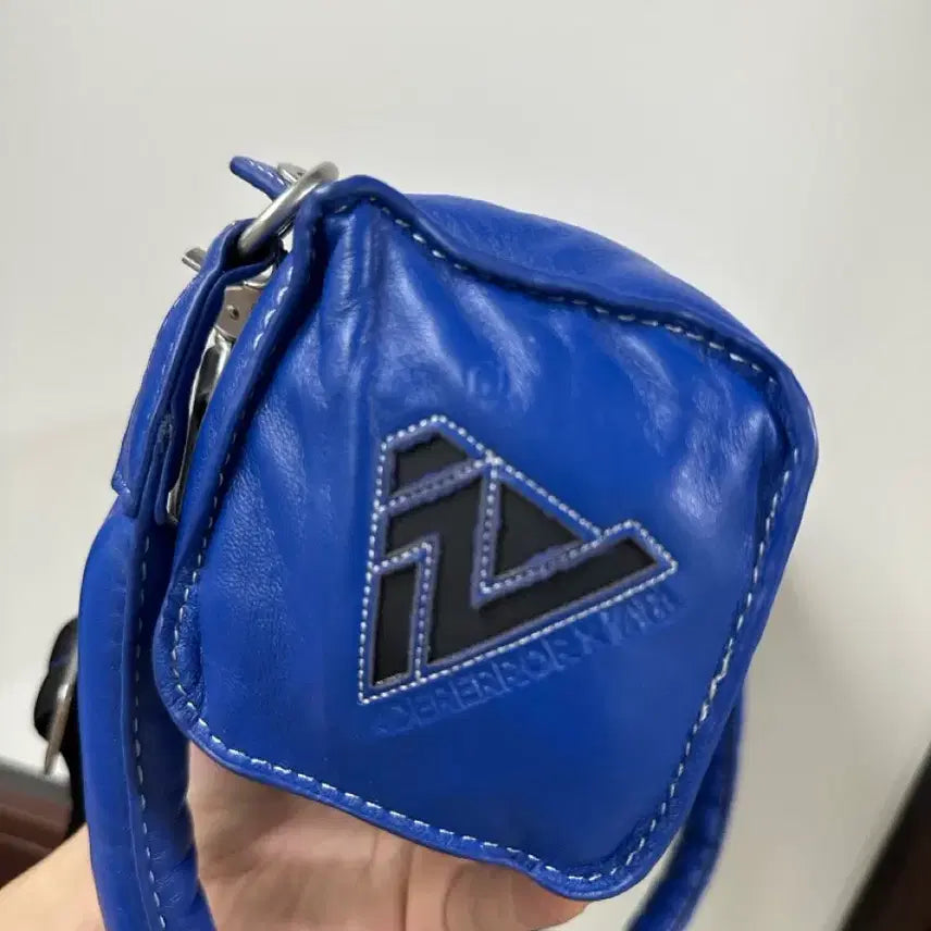 [SOLD OUT] 아더에러 X 자라 레더 숄더백 블루 adererror zara 크로스백