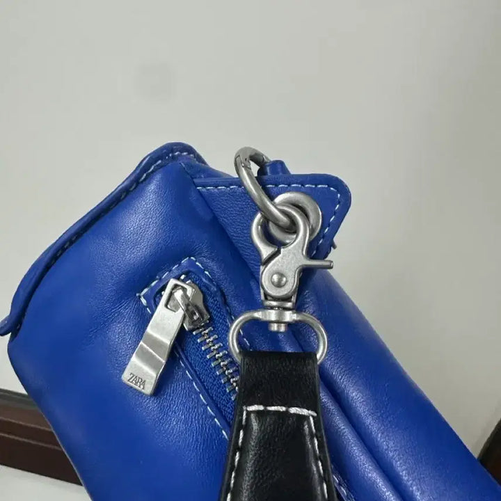 [SOLD OUT] 아더에러 X 자라 레더 숄더백 블루 adererror zara 크로스백