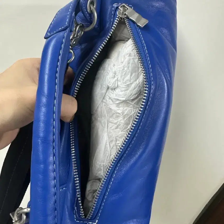 [SOLD OUT] 아더에러 X 자라 레더 숄더백 블루 adererror zara 크로스백