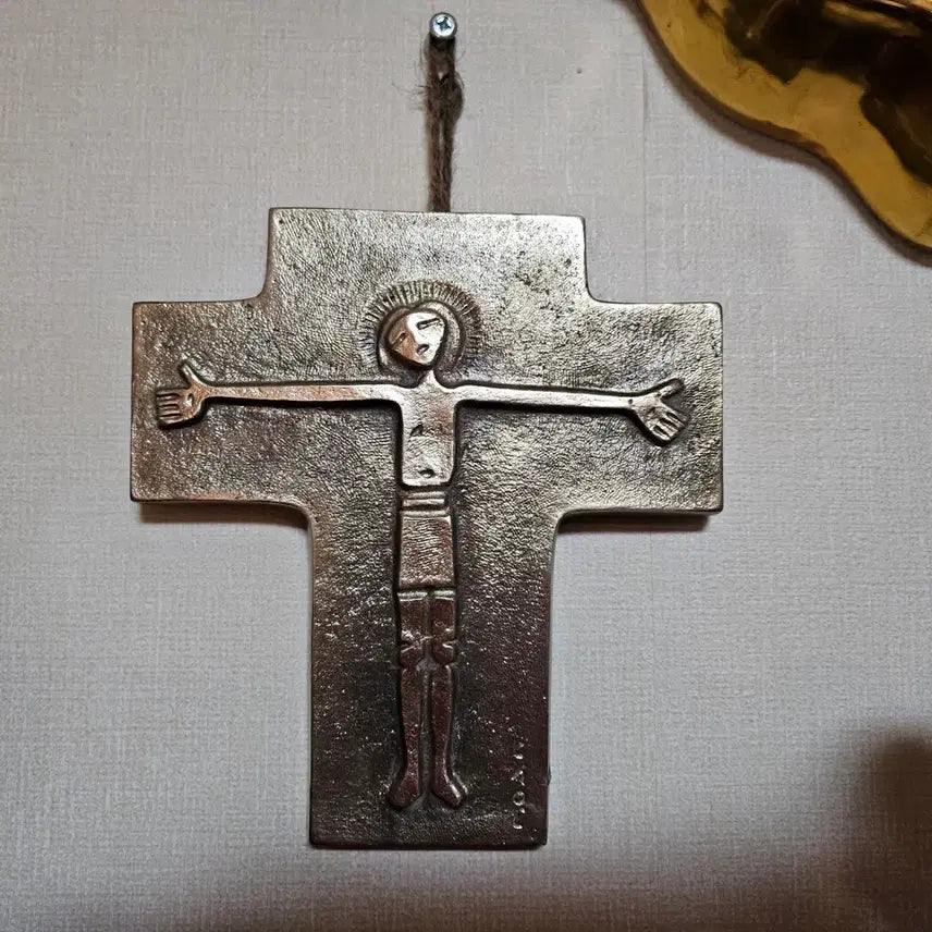 [BUNJANG] Choi Jong Tae Bronze Crucifix Wall Hanging / 2.최종태 작 벽걸이 십자가 crucifix 청동 Bronze.