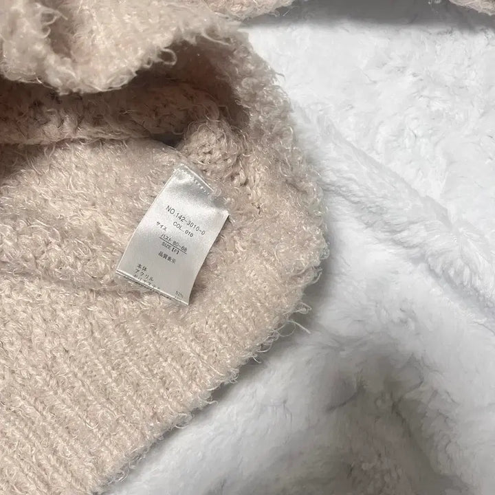 [BUNJANG] Liz Lisa Beige Pom-Pom Ribbon Knit Top / 리즈리사 연베이지 폼폼이 리본 니트