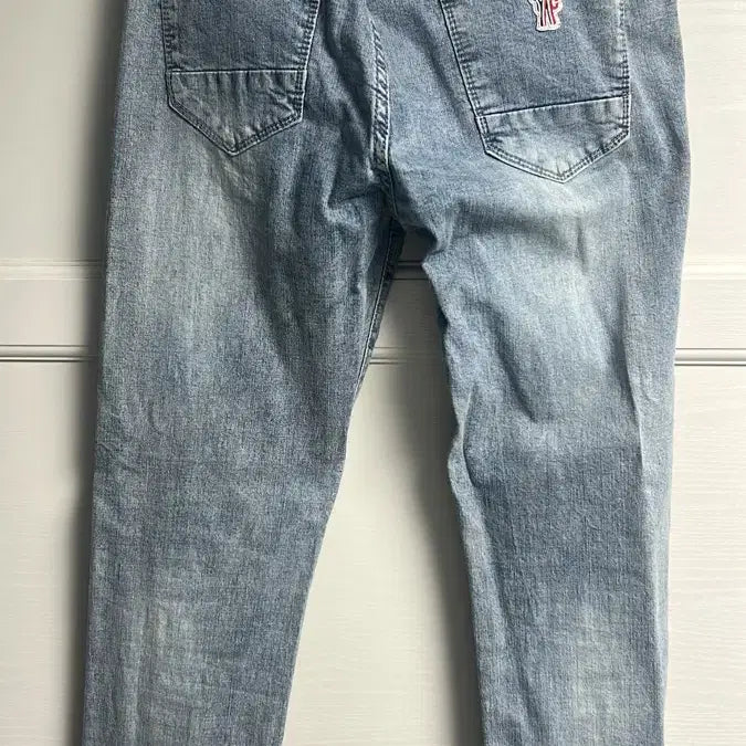 [BUNJANG] Moncler Washed Denim Jeans / 몽클레어 워싱 데님 청바지