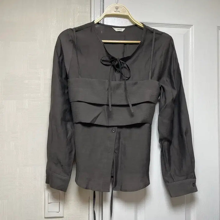 [BUNJANG] V-neck Bustier Set Blouse / 뷔스티에 세트 블라우스 @새옷