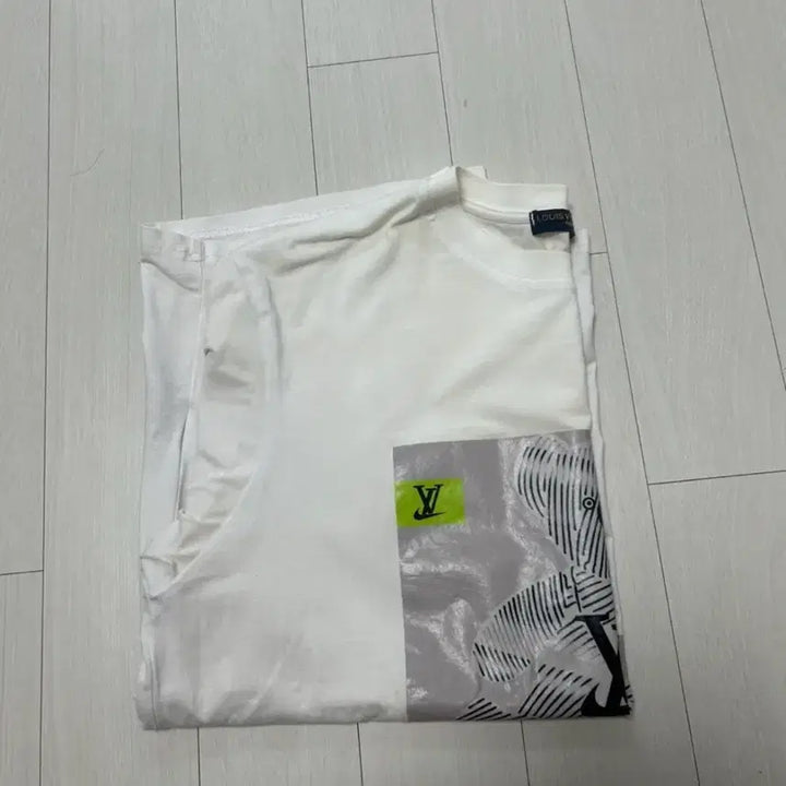 [BUNJANG] Louis Vuitton Teddy Bear X Nike Printed T-shirt / 루이비통 테디베어 X 나이키 프린팅 티셔츠