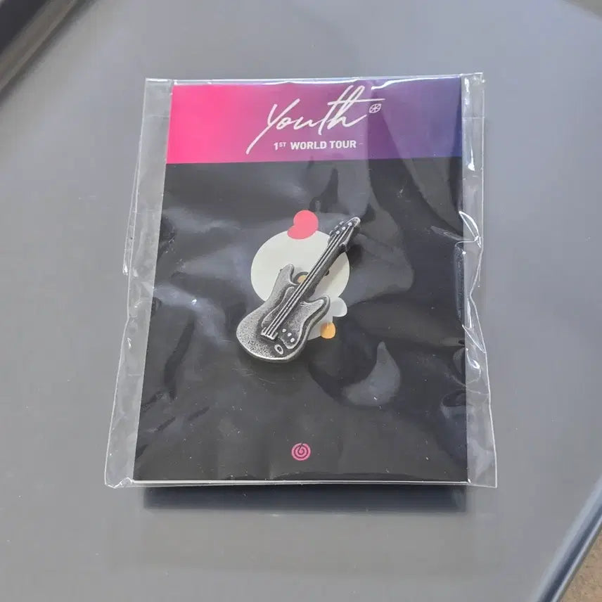 [BUNJANG] EAJ Instrument Pin Badge / EAJ 박제형 악기 핀뱃지