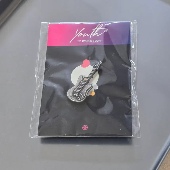 [BUNJANG] EAJ Instrument Pin Badge / EAJ 박제형 악기 핀뱃지