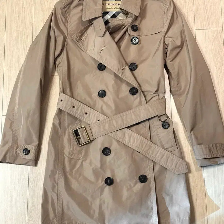 [SOLD OUT] 버버리 트렌치 코트 베이지 170/80A (55)