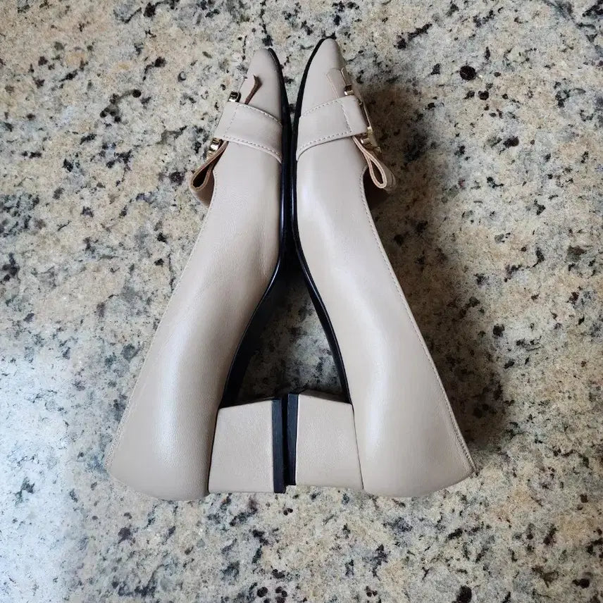 [BUNJANG] Muy Bien Beige Pumps with Gold Ornament / Muy Bien 골드 장식 펌프스 구두