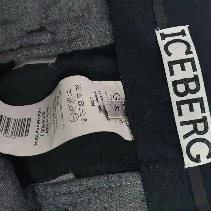 [BUNJANG] ICEBERG Black Corduroy Pants / ICEBERG 아이스버그 블랙 코듀로이 바지