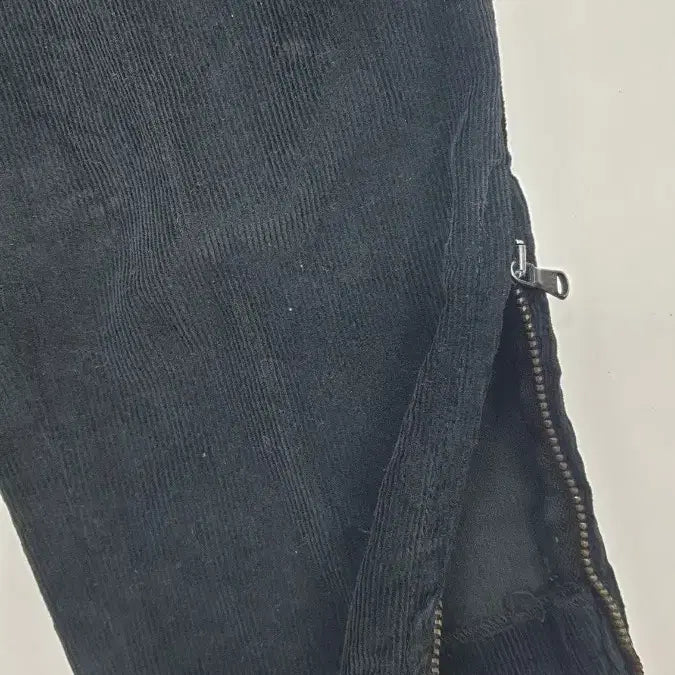 [BUNJANG] ICEBERG Black Corduroy Pants / ICEBERG 아이스버그 블랙 코듀로이 바지