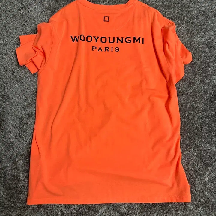 [BUNJANG] Wooyoungmi Back Logo T-Shirt Orange Fluorescent / 우영미 백로고 티셔츠 반팔 오렌지 형광 48 사이즈