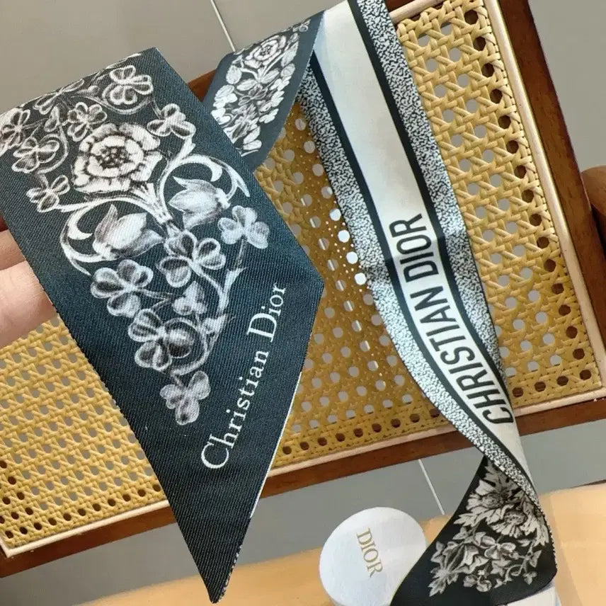 [BUNJANG] Dior Black Flower Twilly Scarf / 디올 블랙 플라워 트윌리 스카프