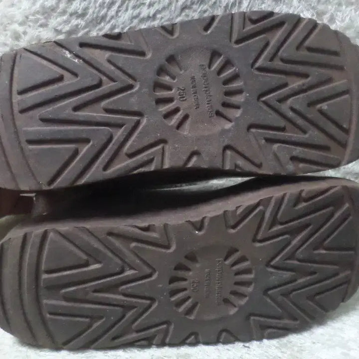 [BUNJANG] Paperplanes Clear UGG Brown Boots / 후루룩구제 250 페이퍼플레인 클리어 어그 브라운 부츠 방한화