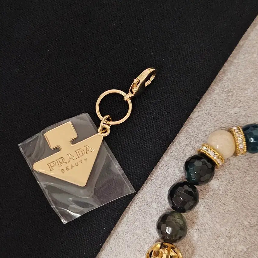 [BUNJANG] Prada Beauty Charm Bracelet Making Materials / 새상품 프라다 뷰티 참 증정 팔찌 만들기 재료