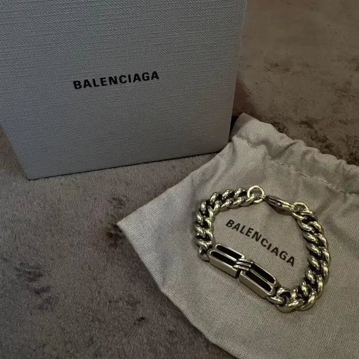 [BUNJANG] Balenciaga BB Icon Silver Chain Bracelet / 발렌시아가 체인 팔찌 BB icon 실버